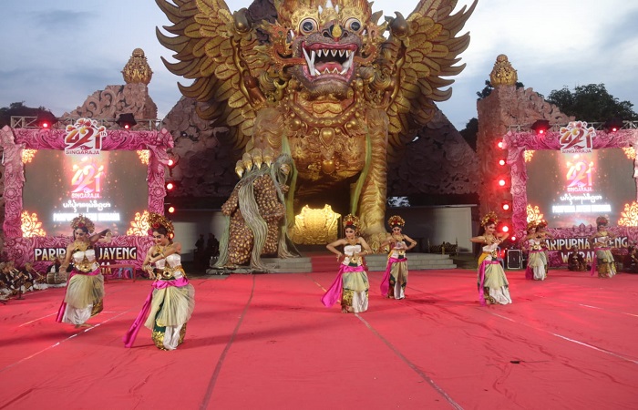 Penampilan gong kebyar dalam rangka HUT ke-421 Kota Singaraja. Seniman serta sanggar mengharapkan adanya pagelaran khusus gong kebyar kedepannya di Buleleng.