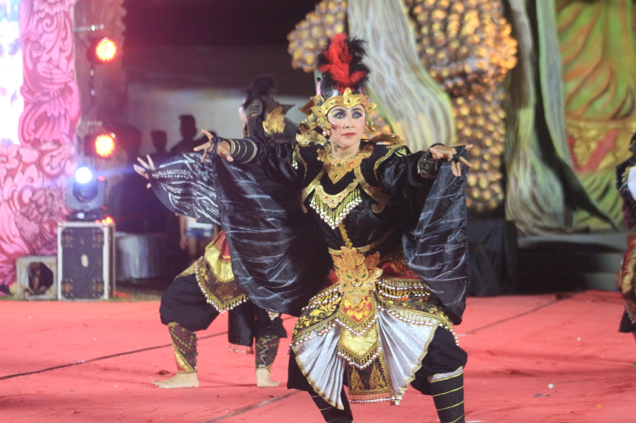 LEGENDARIS: Penampilan tari kekelik yang dibawakan oleh Sekaa Gong Giri Kusuma , Desa Bontihing, Buleleng.