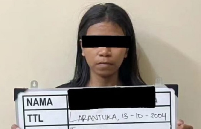 Perempuan berinisial RH, 21, diamankan polisi karena mencuri uang milik temannya sendiri.