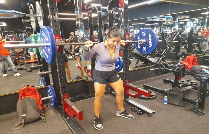 Sarah Safia, salah satu atlet angkat berat Pabersi Badung.
