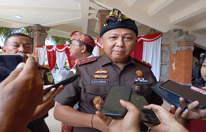 Kejati Bali resmikan Bale Kertha Adhyaksa di Kabupaten Buleleng. Dengan program ini, diharapkan konflik di masyarakat dapat selesai di tingkat lokal saja.