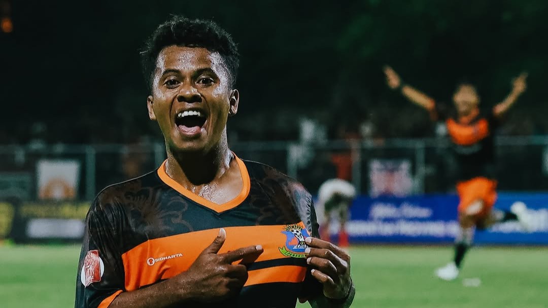 CETAK GOL: Striker Perseden Denpasar, Antonius ES berhasil cetak gol saat pertandingan kontra Persipu FC Depok.