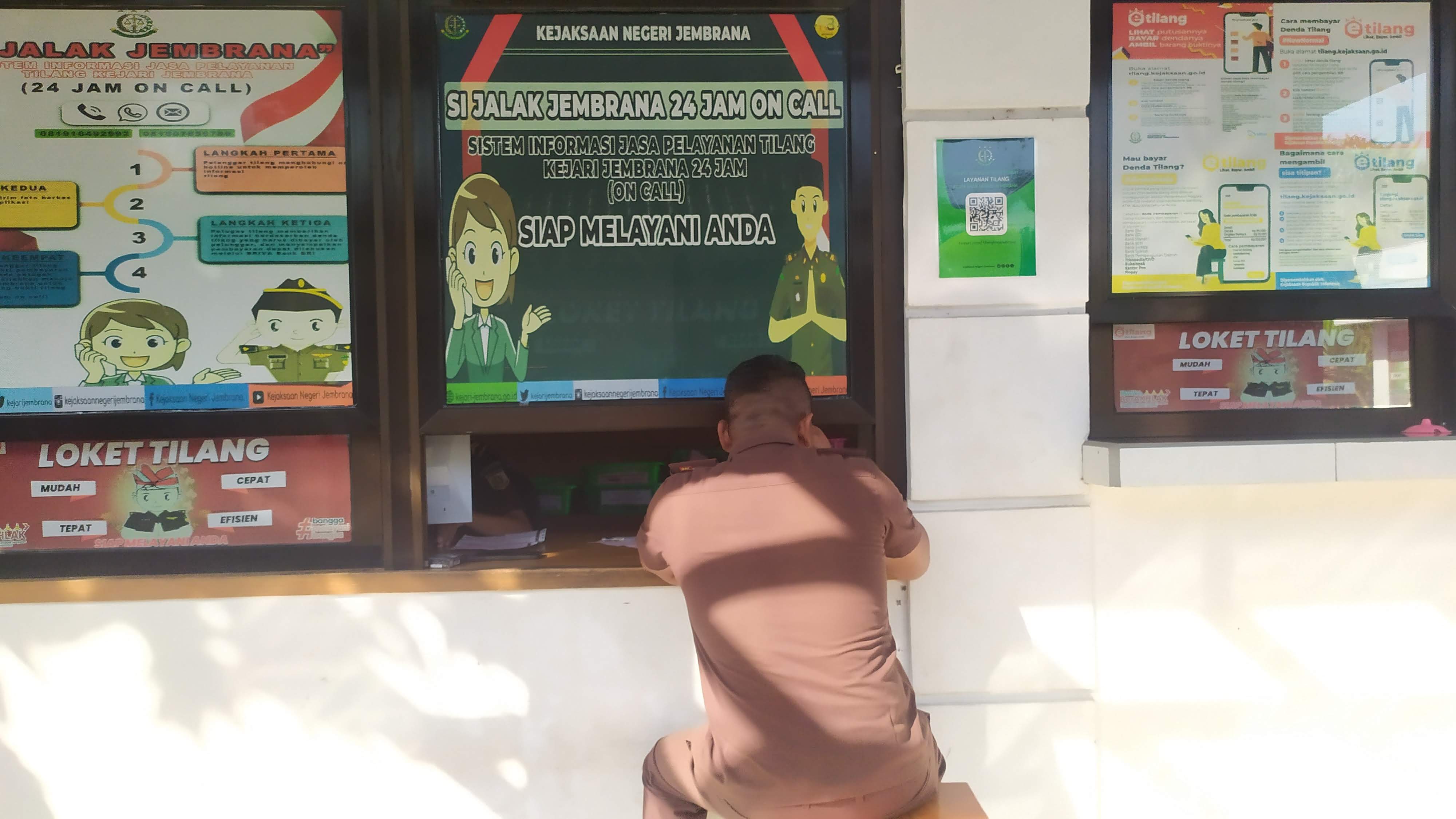 MENUMPUK: Barang bukti tilang di Kejari Jembrana menumpuk, karena tidak diambil pemiliknya.