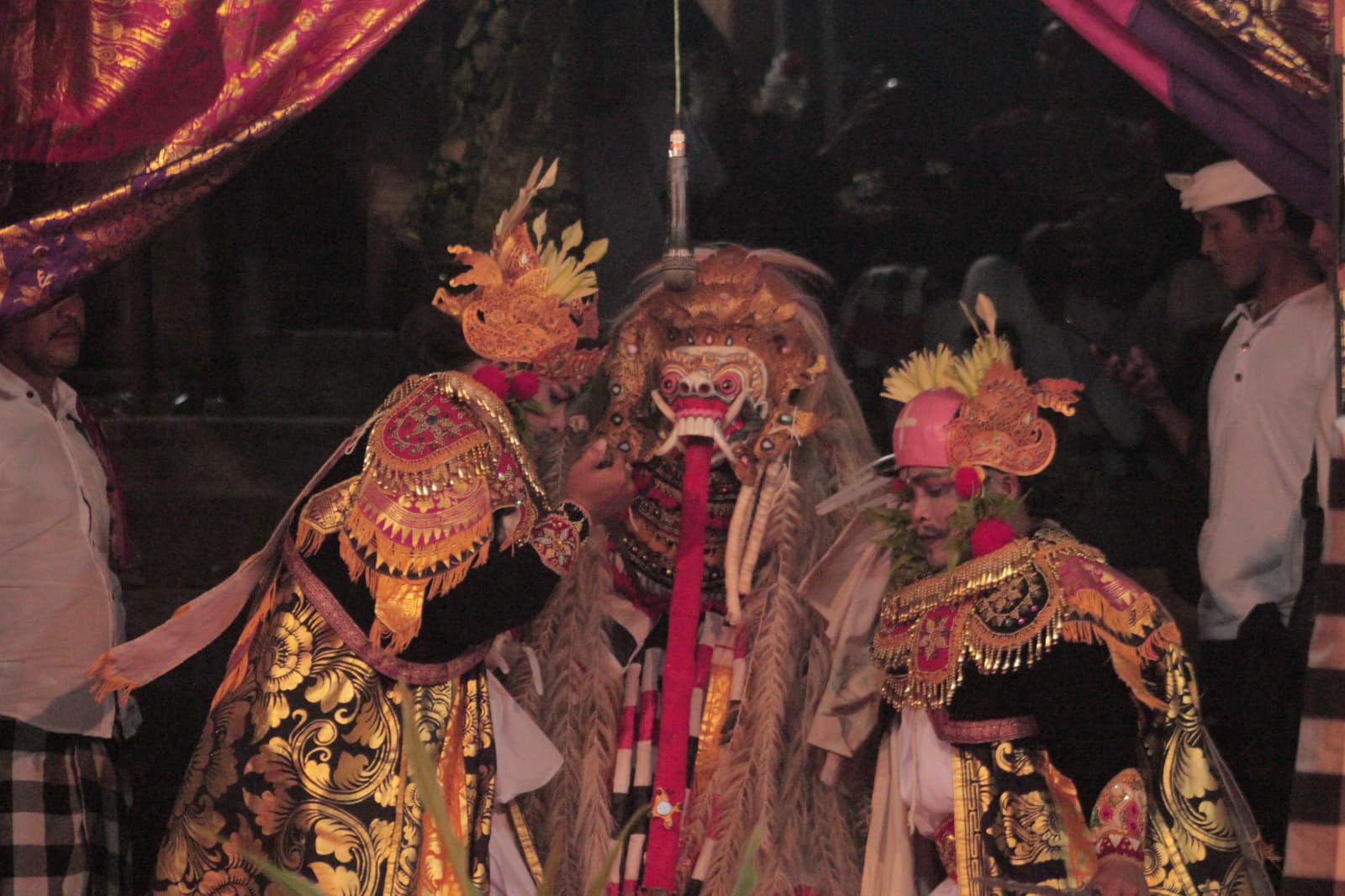SAKRAL: Kesenian Gambuh Bungkulan. Kesenian ini sempat dipentaskan pada Pesta Kesenian Bali (PKB) tahun lalu.