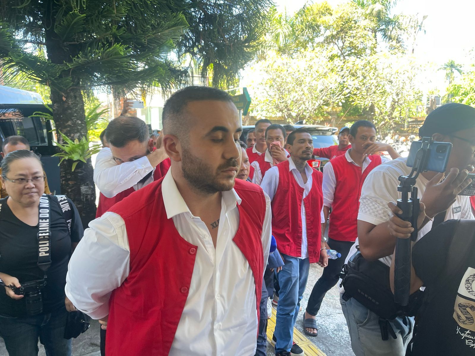 ANIAYA SECURITY: Warga Negara Asing (WNA) asal Australia, Mohamed Rifai, tersangkut penganiayaan security kelab malam.