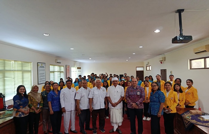 Sosialisasi pencegahan narkoba oleh Kesbangpol dan FKUB Buleleng. Dekat dengan Tuhan setidaknya dapat terhindar dari barang haram tersebut.