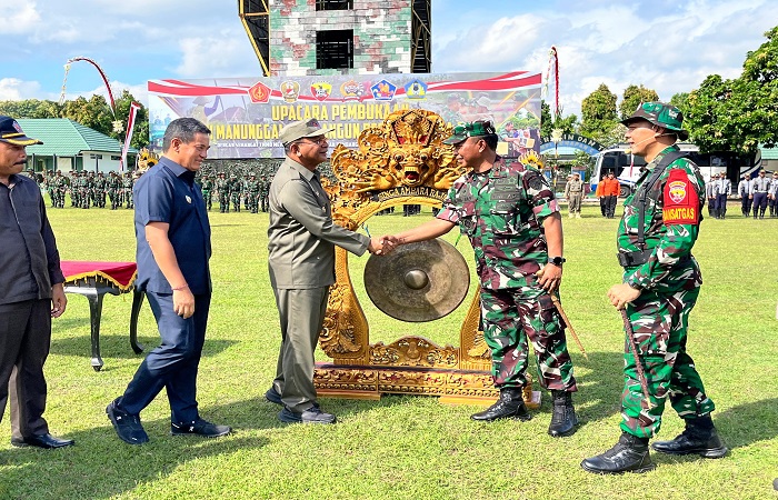 Pembukaan TMMD ke-124 di Desa Depeha, Kecamatan Kubutambahan, Kabupaten Buleleng. Diketahui ada empat proyek berat yang dikerjakan di sana.