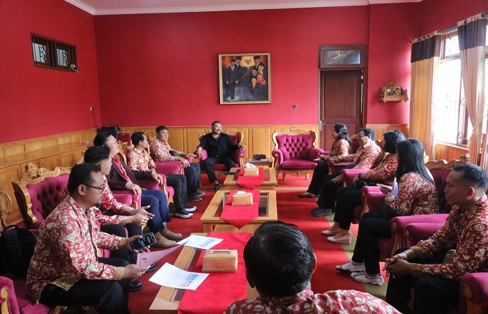 Audiensi PPNI ke dewan Buleleng agar dibantu penempatan satu perawat di tiap pustu di Bali utara.