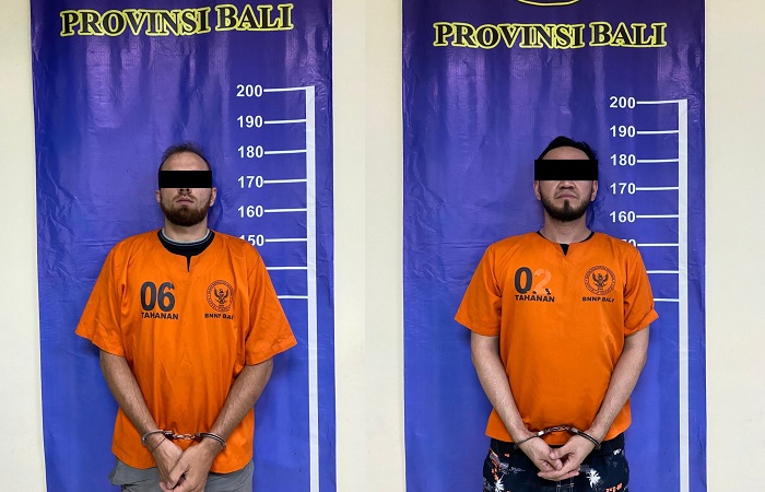Dua pria Warga Negara Asing asal Kazakhstan GT, 28, dan IM, 35. Mereka kedapatan mengambil 30 paket narkotika jenis sabu di Desa Batuan Sukawati. Keduanya merupakan jaringan narkoba internasional.