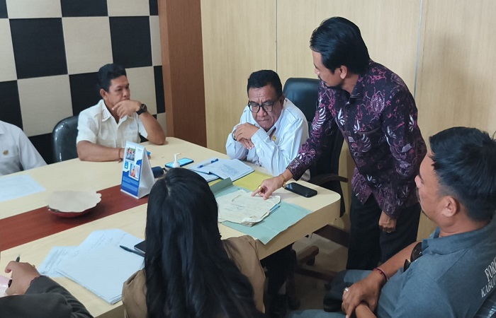 Situasi mediasi antara Pemkab Buleleng dengan ahli waris Panurai, terkait dengan sengketa lahan SDN 2 Sambangan. Keduanya sepakat melanjutkan ke jalur hukum.