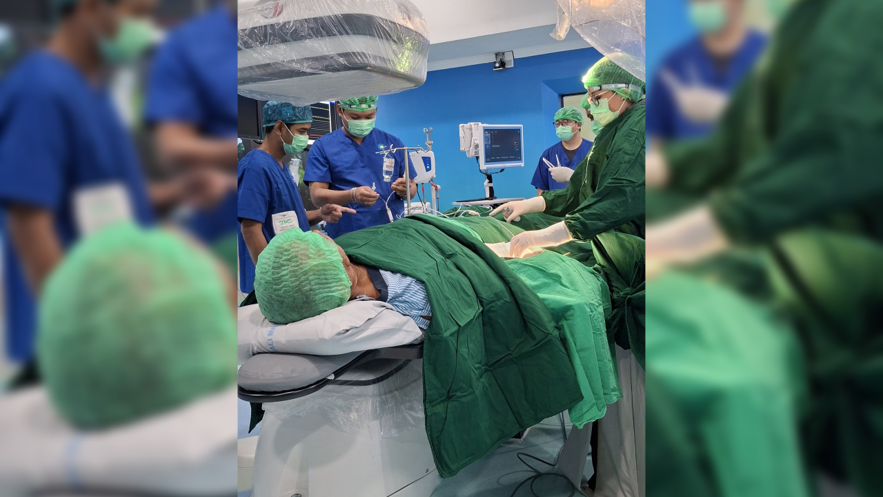 PENGOBATAN JANTUNG: Layanan cathlab kepada pasien jantung di RS Bali Mandara.