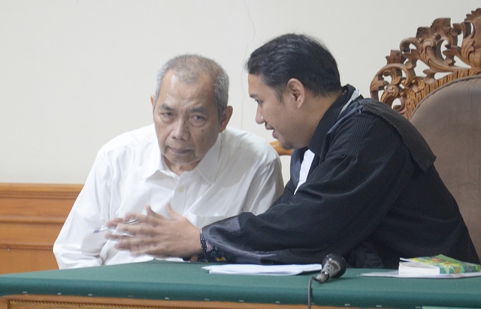 Ketua Badan Nasional Sertifikasi Profesi (BNSP) Sumarna Fathulbari Abdurahman, menyusul menjadi pesakitan di Pengadilan Tipikor Denapsar, Selasa (3/6) kemarin.