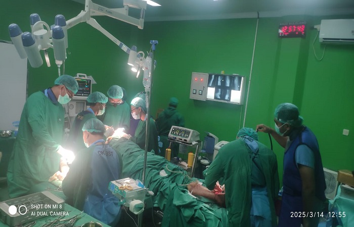 Potret operasi TKR di RSUD Buleleng.