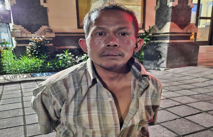 Polisi belum menahan Tut De, sebab yang bersangkutan masih menjalani perawatan jiwa. Namun penyelidikan atas kasusnya tetap berjalan.