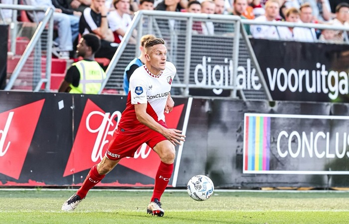 Salah satu nama yang belakangan mencuat dan santer dikaitkan dengan Bali United adalah Jens Toornstra, gelandang senior yang kini membela FC Utrecht. Toornstra merupakan pemain berpengalaman.