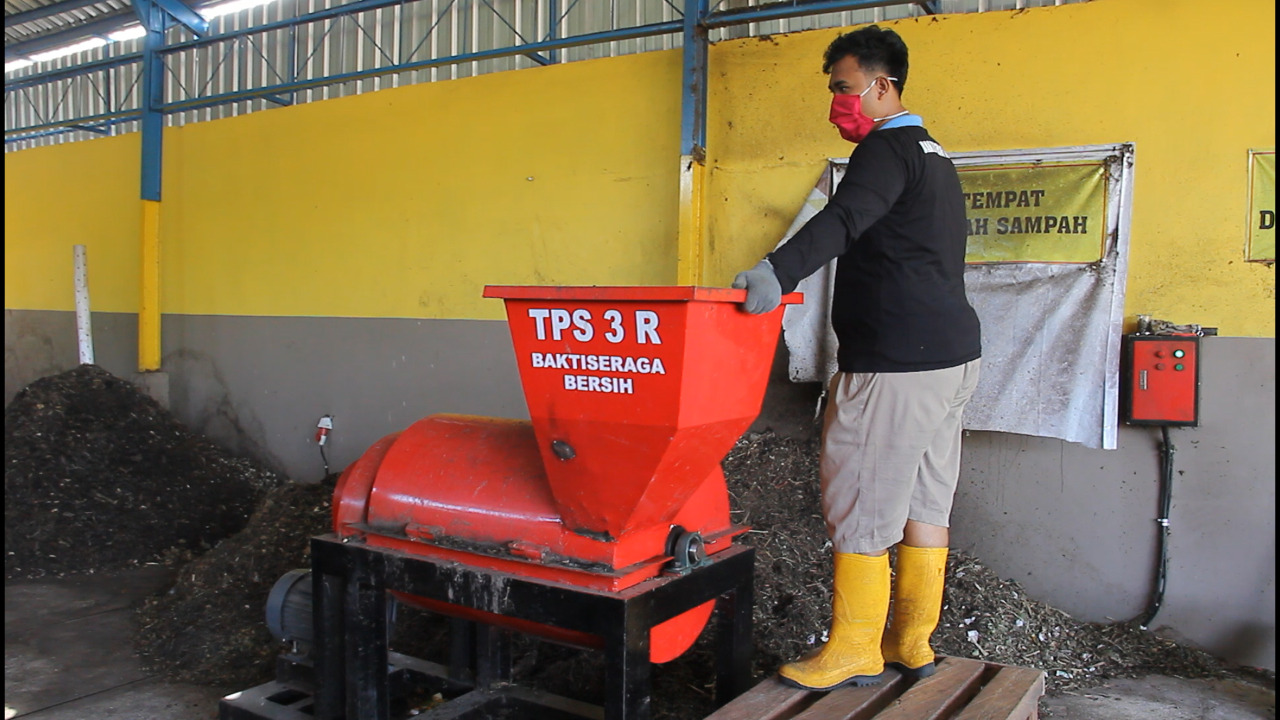 SAMPAH: Pengelolaan sampah di TPS3R Desa Baktiseraga, Buleleng. Pengelolaan sampah di desa ini menuai pujian dari DKLH Bali.