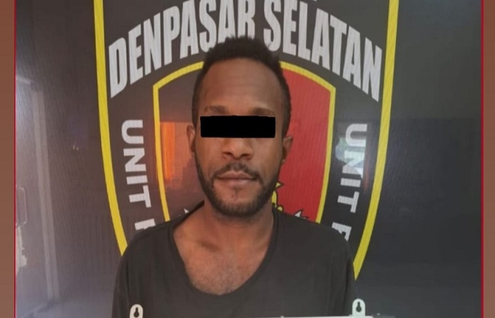 Pemuda berinisial BSFP, 21, diamankan Polsek Densel karena mencuri HP.