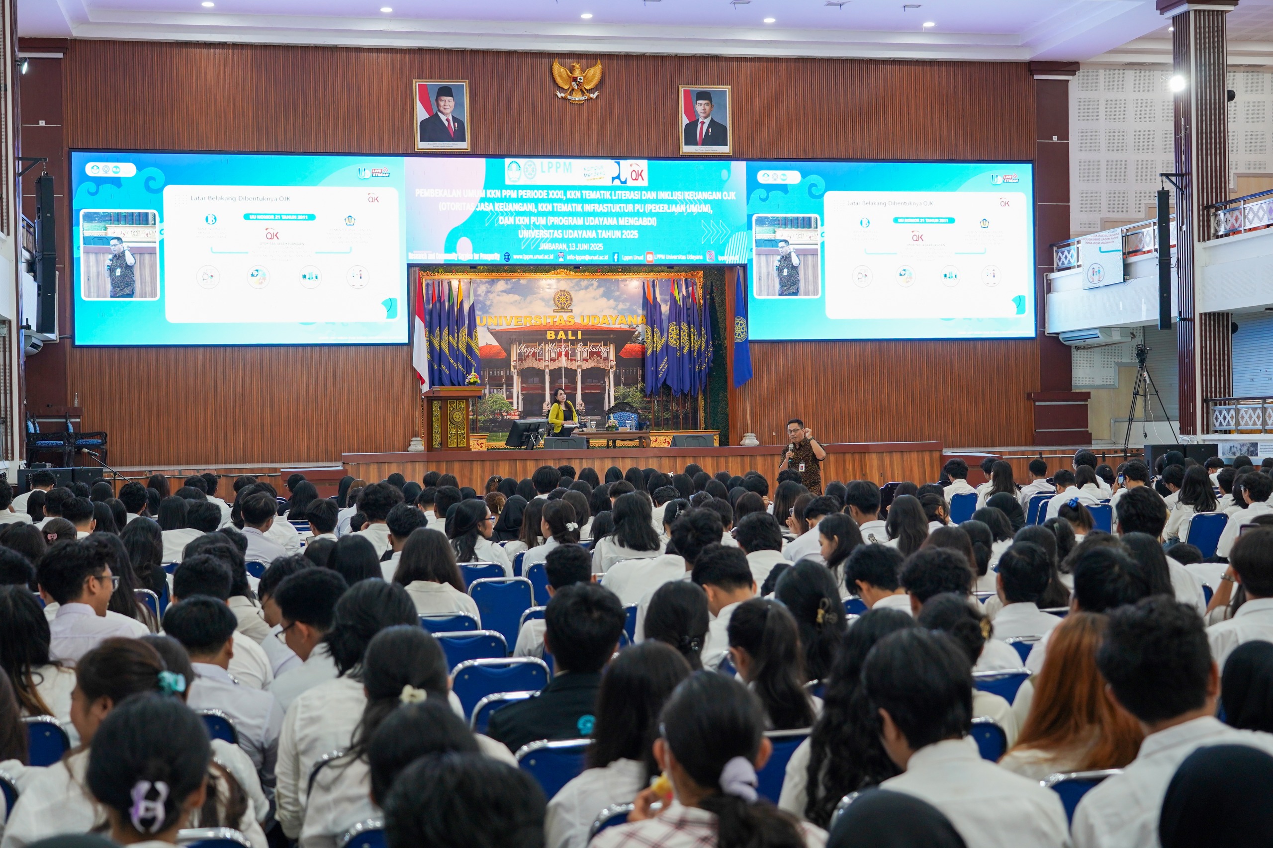 PEMBEKALAN: OJK Bali memberikan pembekalan kepada mahasiswa Universitas Udayana, sebelum menerjunkan para mahasiswa mengikuti Kuliah Kerja Nyata (KKN).