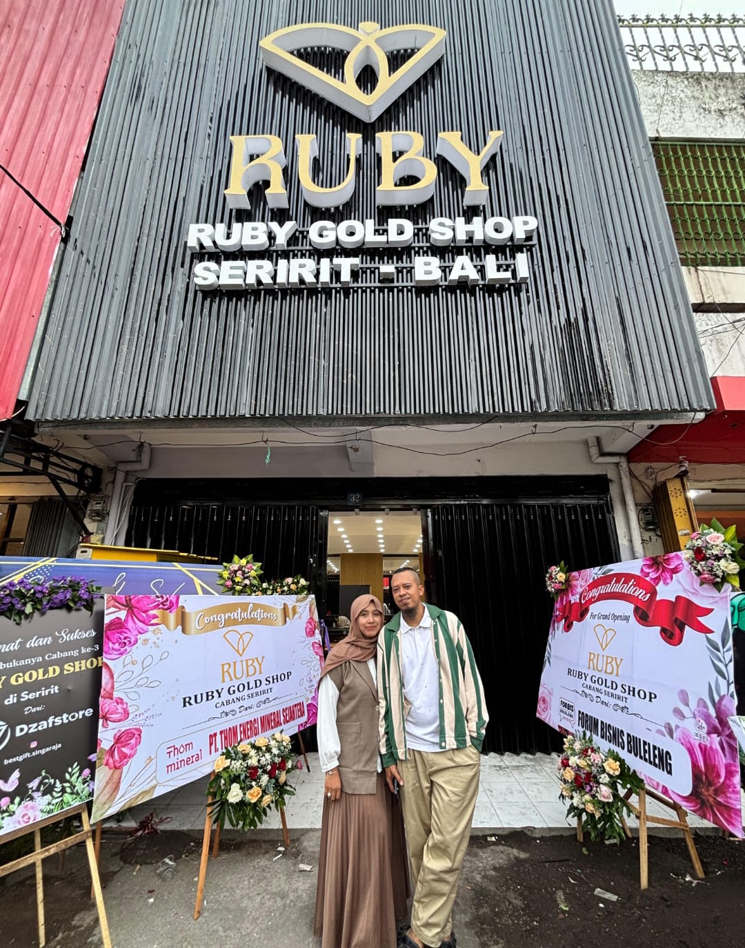 CABANG BARU: Ruby Gold Shop di Seririt, Bali. Toko emas ini menghadirkan pengalaman berbelanja yang nyaman dan modern.