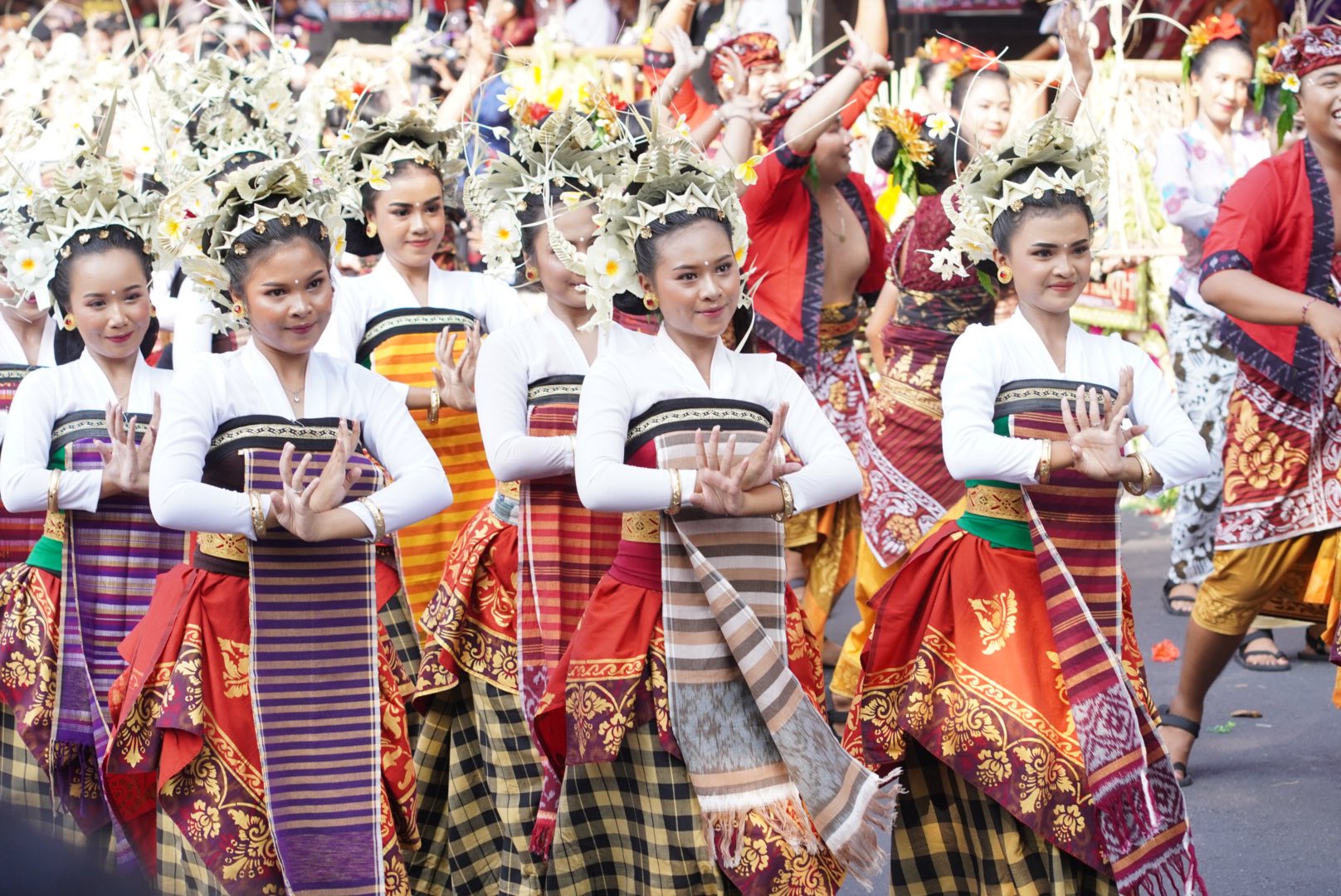 MEMUKAU: Duta kesenian Kabupaten Buleleng pada ajang Peed Aye Pesta Kesenian Bali (PKB) 2025. Dalam momen tersebut, Buleleng diwakili oleh Institut Agama Hindu Negeri (IAHN) Buleleng.