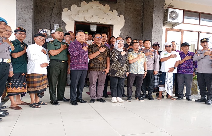 Tim Kompolnas melakukan pemeriksaan ke Polsek Seririt dalam rangka Kompolnas Award 2025.