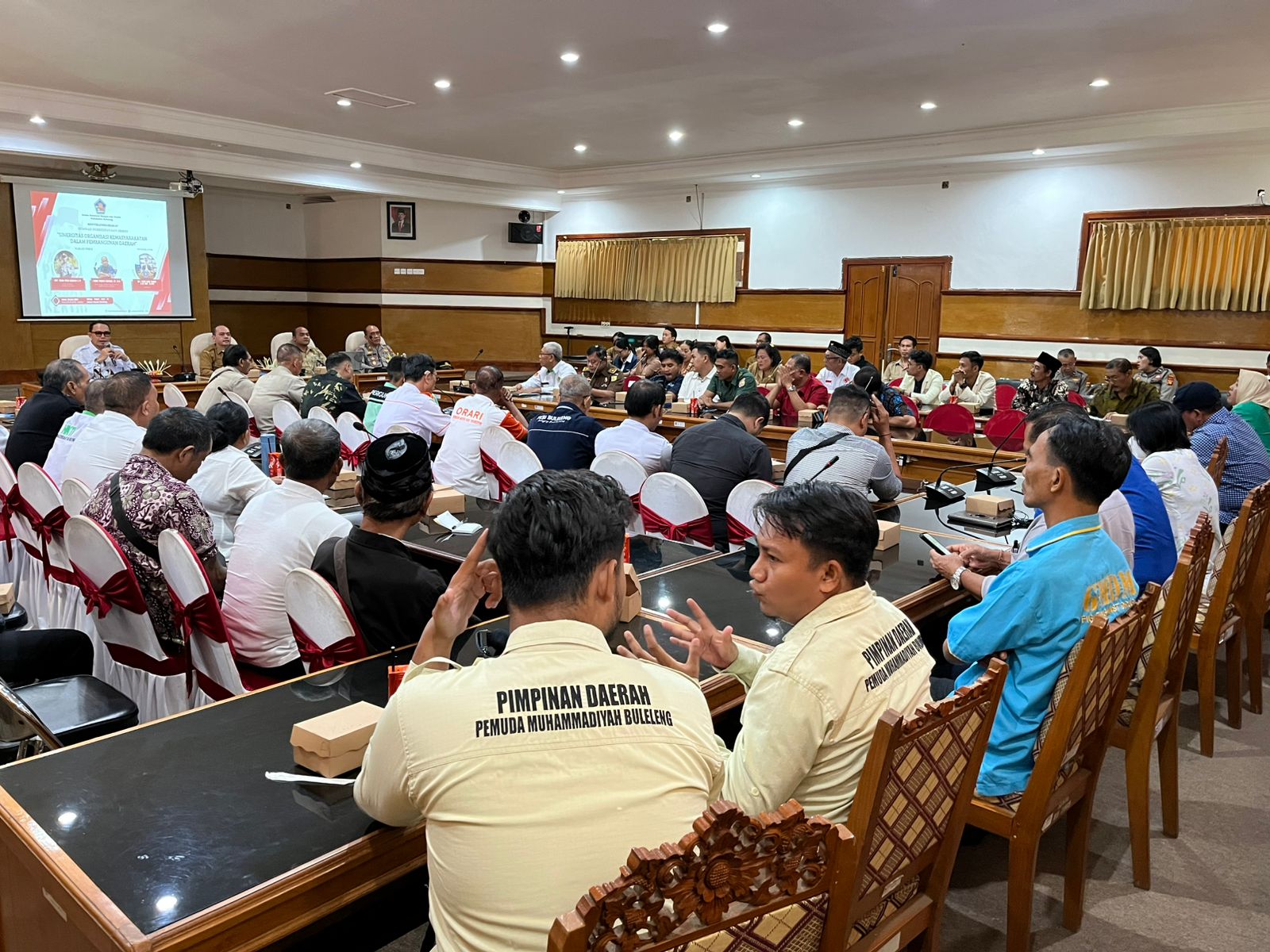 SEMINAR ORMAS: Suasana seminar ormas di Kantor Bupati Buleleng.