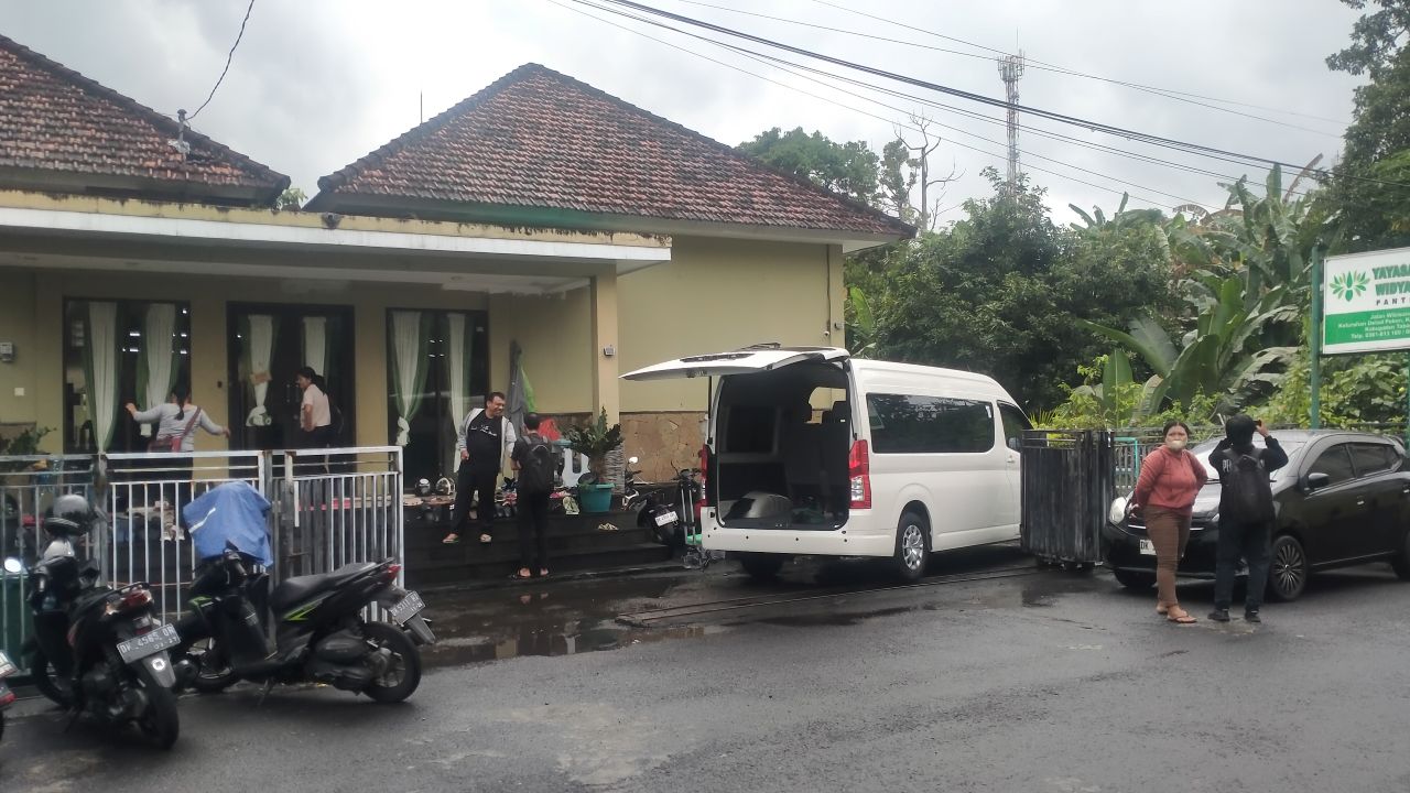 ANGKAT BICARA: Yayasan Gayatri Mandala di Tabanan, Bali. DPRD Tabanan semapt melakukan sidak ke yayasan ini untuk menindaklanjuti informasi eksploitasi anak.