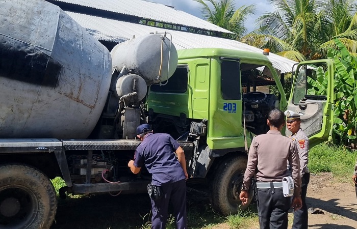 Investigasi yang dilakukan Dishub Buleleng terkait teknis penyebab truk molen DK 8138 AT mengalami laka lantas maut di Jalan Raya Singaraja-Kintamani.
