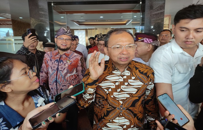 Gubernur Bali Wayan Koster usai meresmikan gedung baru dari Universitas Terbuka Denpasar, Rabu (2/7) kemarin.