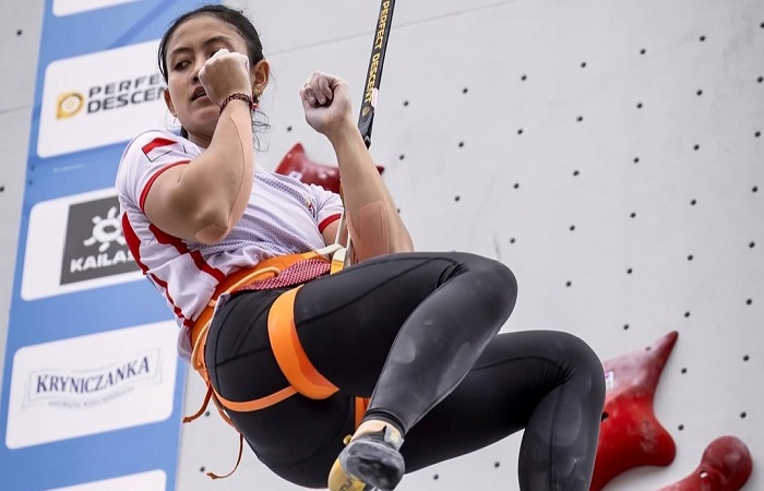 Desa Rita saat berlaga di ajang IFSC Climbing World Cup 2025 yang digelar di Krakow, Polandia.
