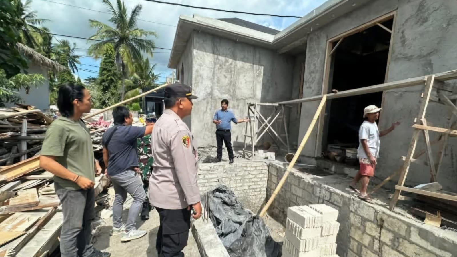 DIDUGA BODONG: Sebuah villa yang dibangun di wilayah Kecamatan Nusa Penida. Villa itu diduga bodong.
