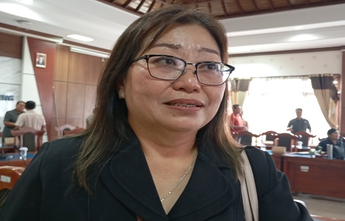 Direktur Utama Bank Buleleng 45, Vevy Indrawati mengatakan, seluruh proses yang berkaitan dengan salah satu pejabat di lembaganya, diserahkan sepenuhnya kepada pihak kepolisian.