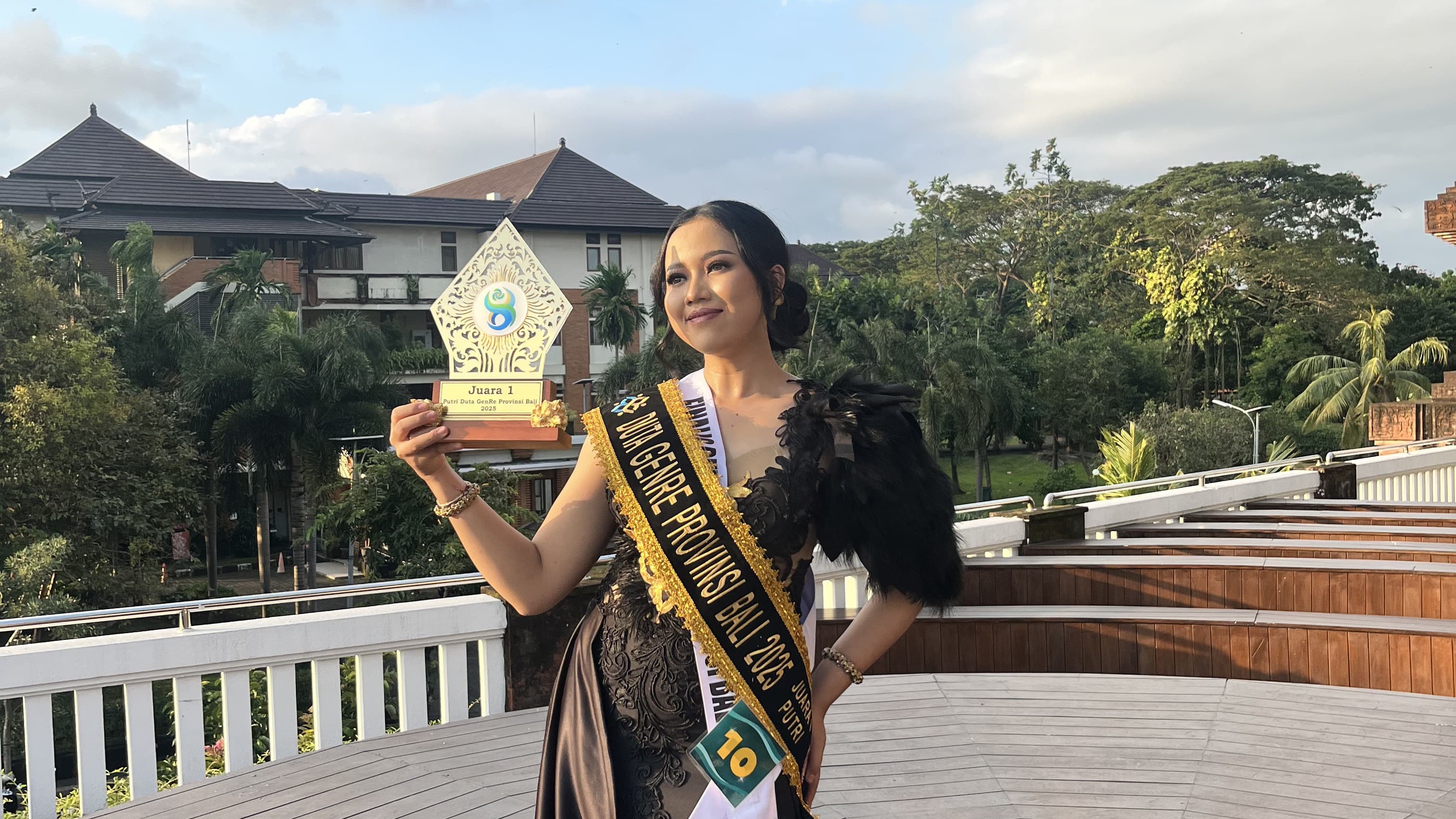 MENUJU PANGGUNG NASIONAL: Duta GenRe Kabupaten Buleleng berhasil merebut podium tertinggi pada ajang pemilihan Duta GenRe Provinsi Bali.