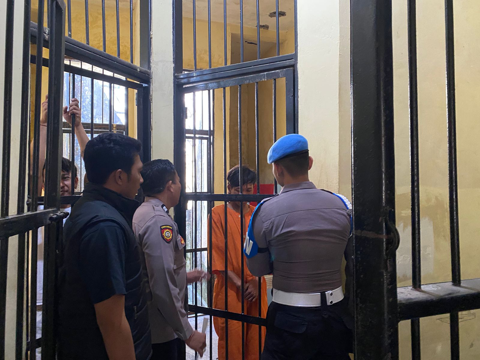 MALING: Polisi menangkap seorang pelaku pencurian di Nusa Penida.