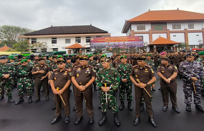 Kejaksaan Tinggi (Kejati) Bali, Kejati NTB, dan Kejati NTT bersama Kodam IX/Udayana menggelar apel gelar pasukan dalam rangka kesiapan pengamanan TNI terhadap Kejaksaan se-wilayah Bali-Nusra.