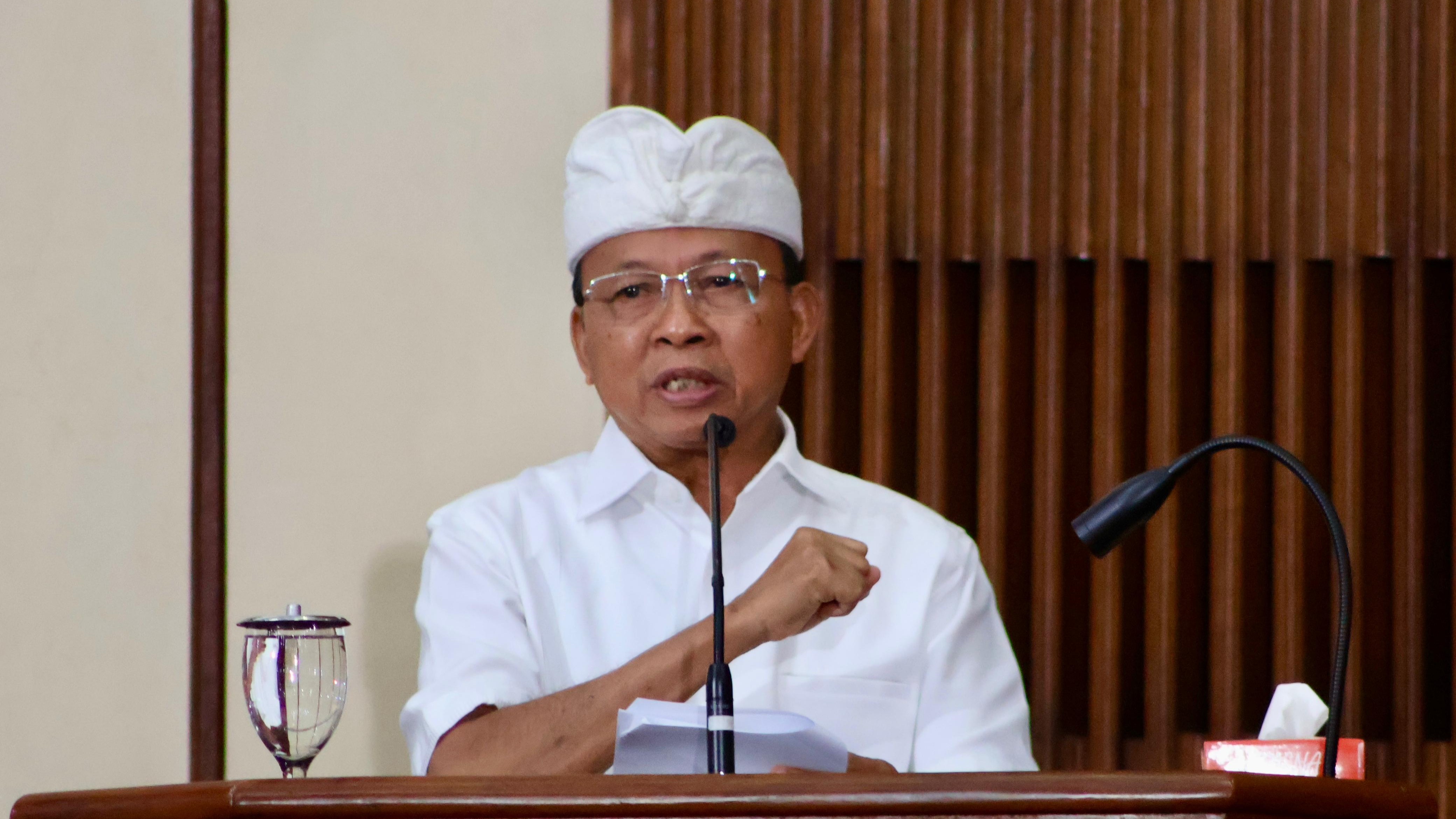 BICARA DESA ADAT: Gubernur Bali,  Wayan Koster.