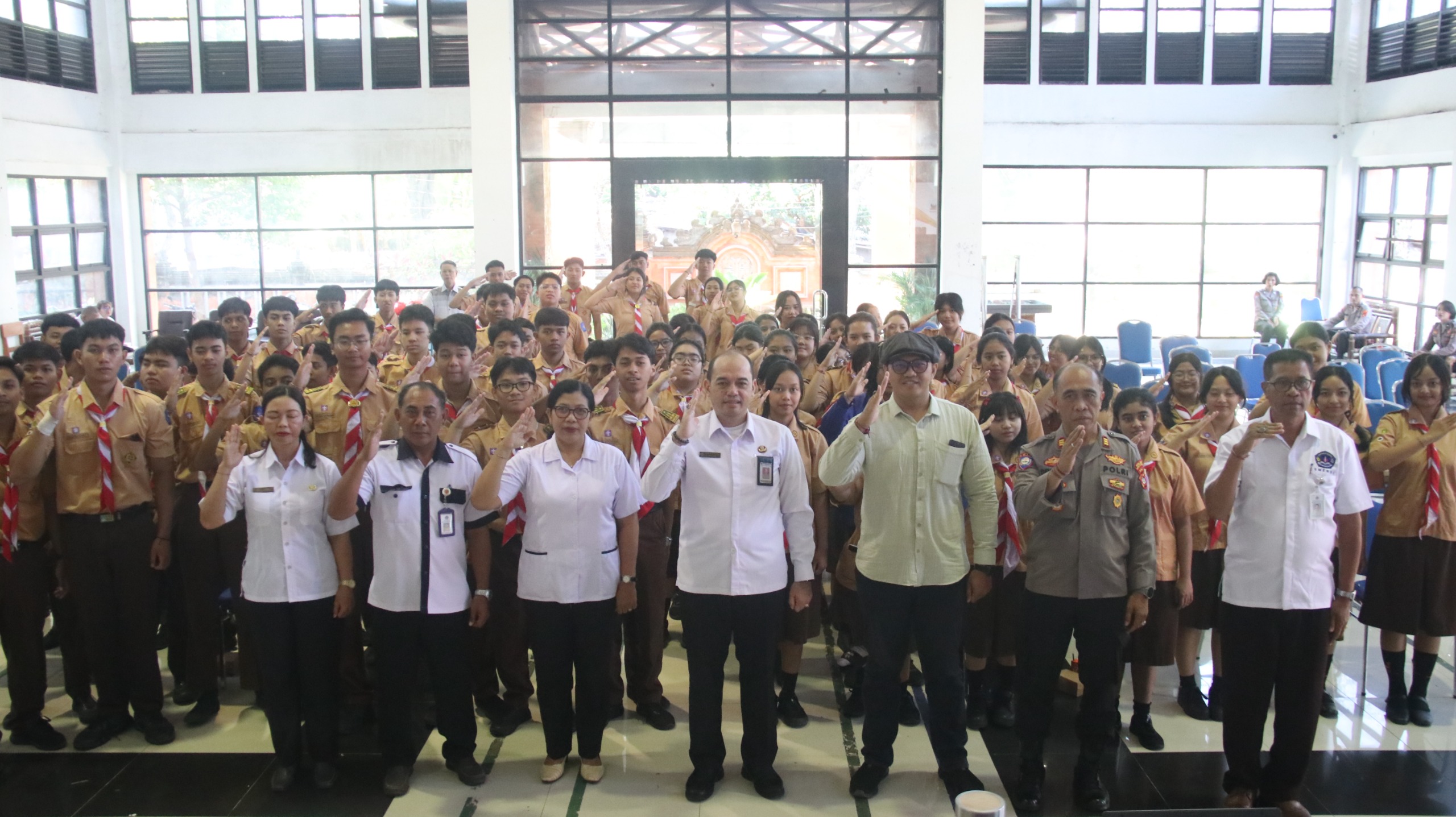 CEGAH NARKOBA: Suasana sosialisasi wawasan kebangsaan dan pencegahan narkoba di SMA Lab Undiksha.
