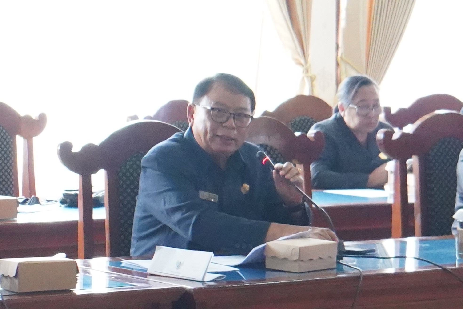 BICARA PEGAWAI: Anggota DPRD Buleleng, Wayan  Teren.