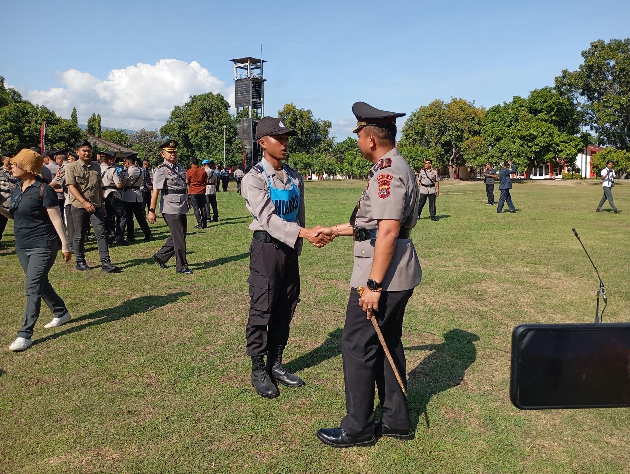 TEMPUH PENDIDIKAN: Siswa SPN Polda Bali saat mengikuti upacara pembukaan pendidikan pembentukan bintara Polri.