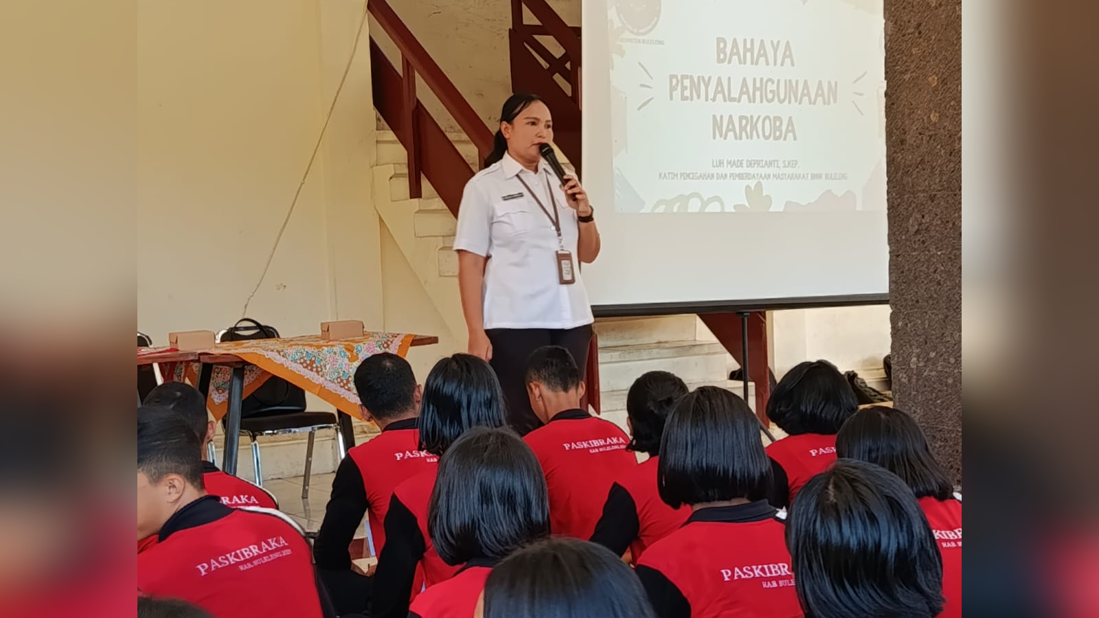 CEGAH NARKOBA: Sosialisasi pencegahan narkoba kepada calon paskibraka di Kabupaten Buleleng.