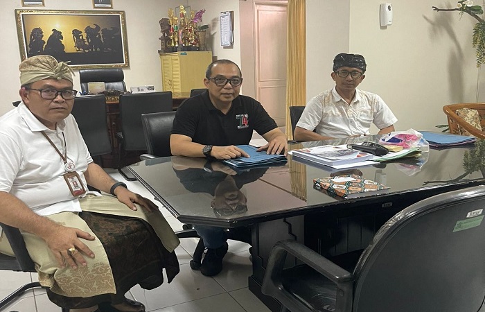 Dirut RSUD Sanjiwani dr. Nyoman Bayu Widiartha beserta jajaran tangani persoalan bayi meninggal.