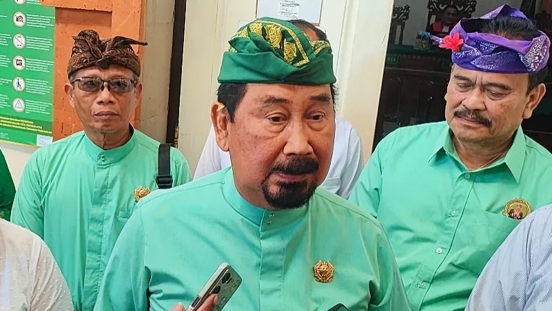 AJUKAN UBAH NAMA: Anak Agung Gde Agung di Pengadilan Negeri Denpasar. Ia mengajukan perubahan nama menjadi Cokorda Mengwi XIII