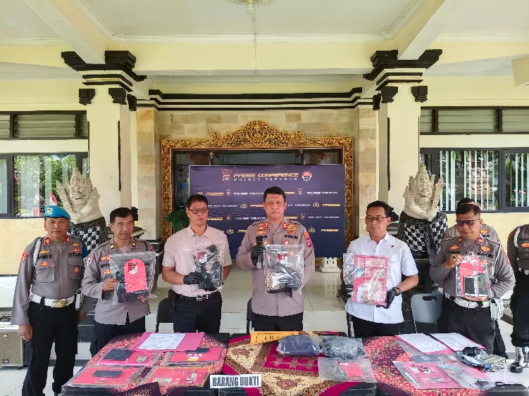 Polres Tabanan saat mengungkap kasus pencurian uang sesari yang terjadi di Kabupaten Tabanan.
