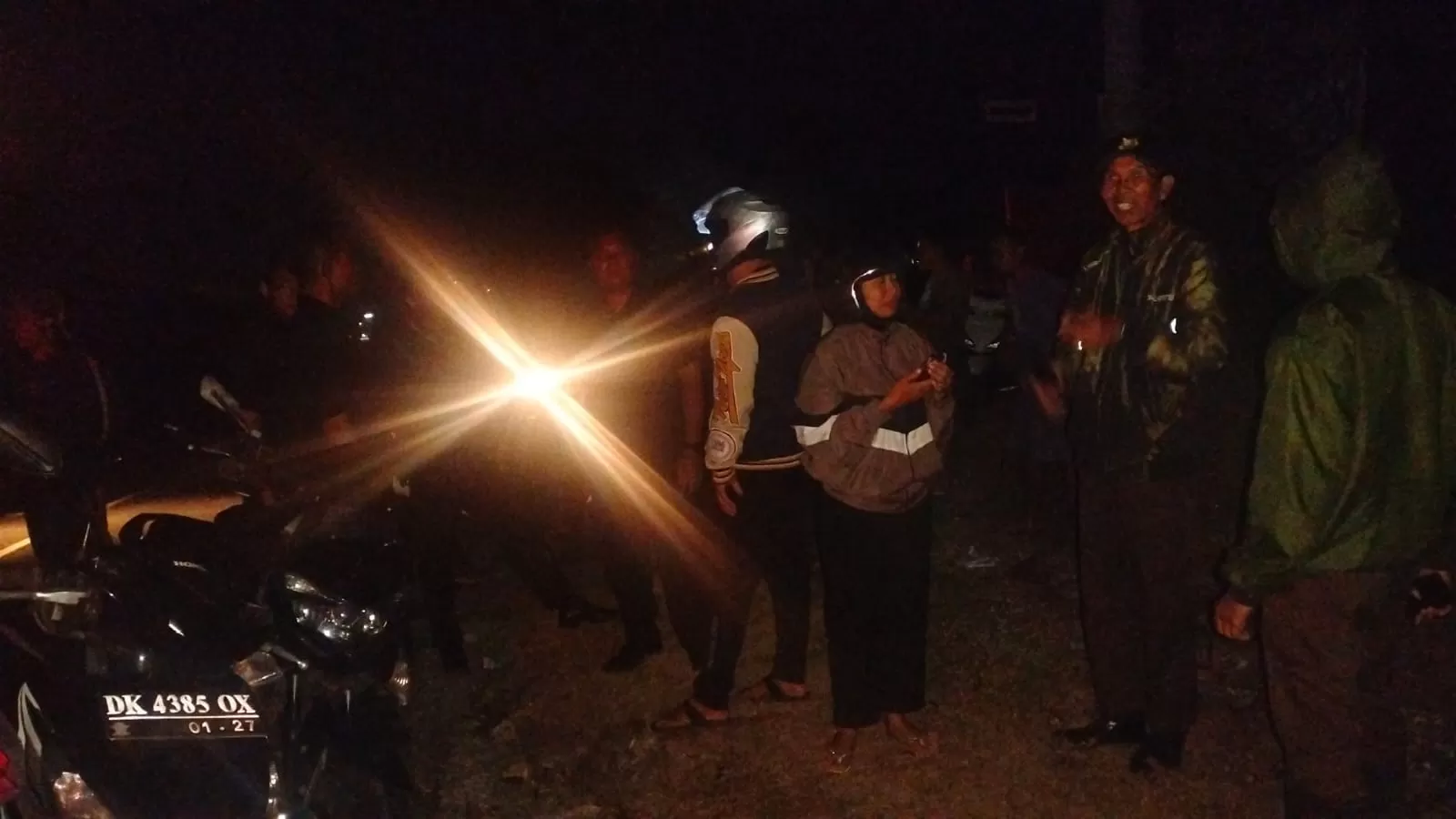 TEGANG: Situasi di TKP setelah kasus penjambretan mencuat.