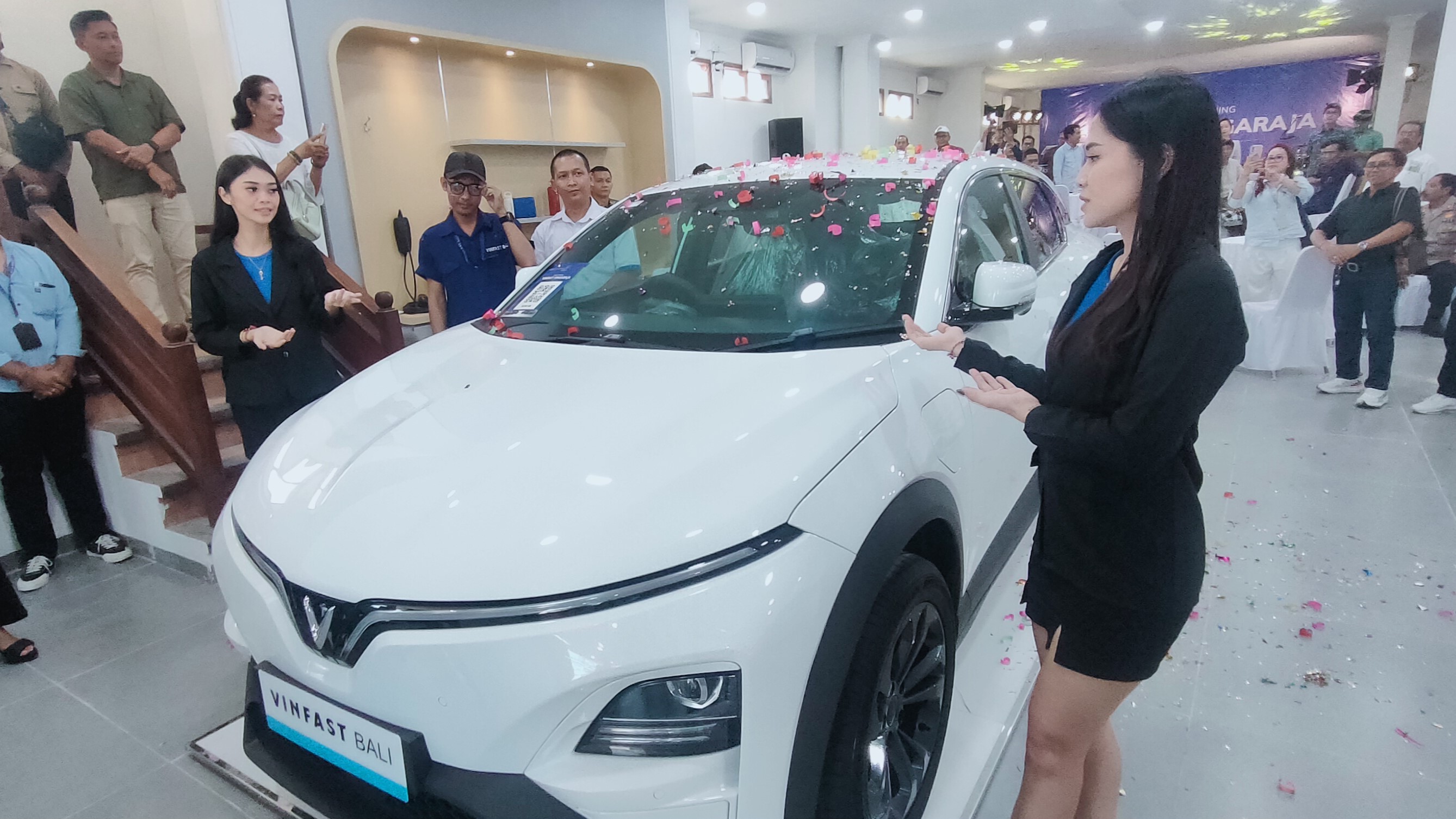 PEMAIN BARU: Grand opening Vinfast Singaraja di Jalan WR Supratman.