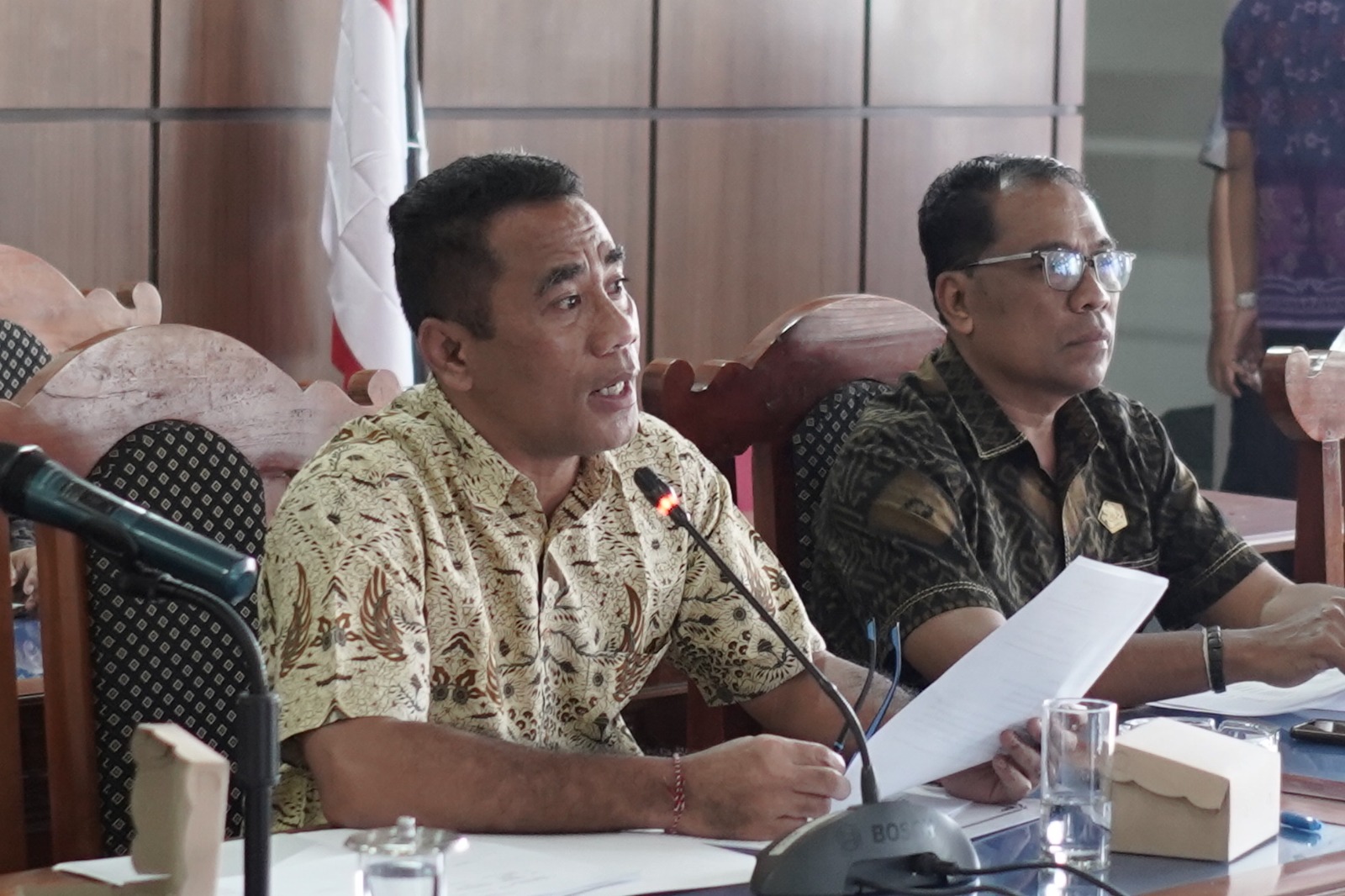 BAHAS ANGGARAN: Suasana rapat DPRD Buleleng bahas anggaran untuk tahun 2026.