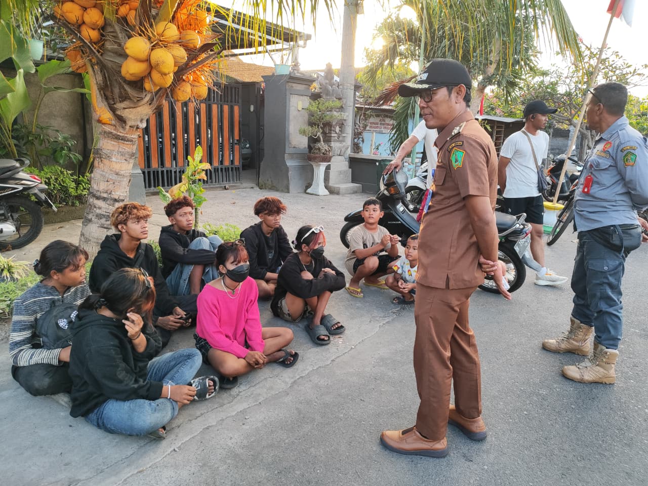 BERHASIL LOLOS: Anak jalanan berhasil lolos. Mereka diamankan di kawasan Gilimanuk.