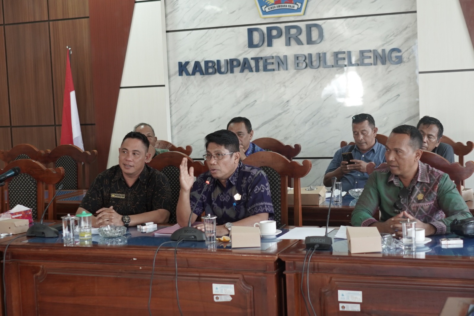 TAMBAH PENDAPATAN: Rapat kerja Komisi III DPRD Buleleng dengan Perumda Swatantra dan Dinas Pertanian Buleleng.