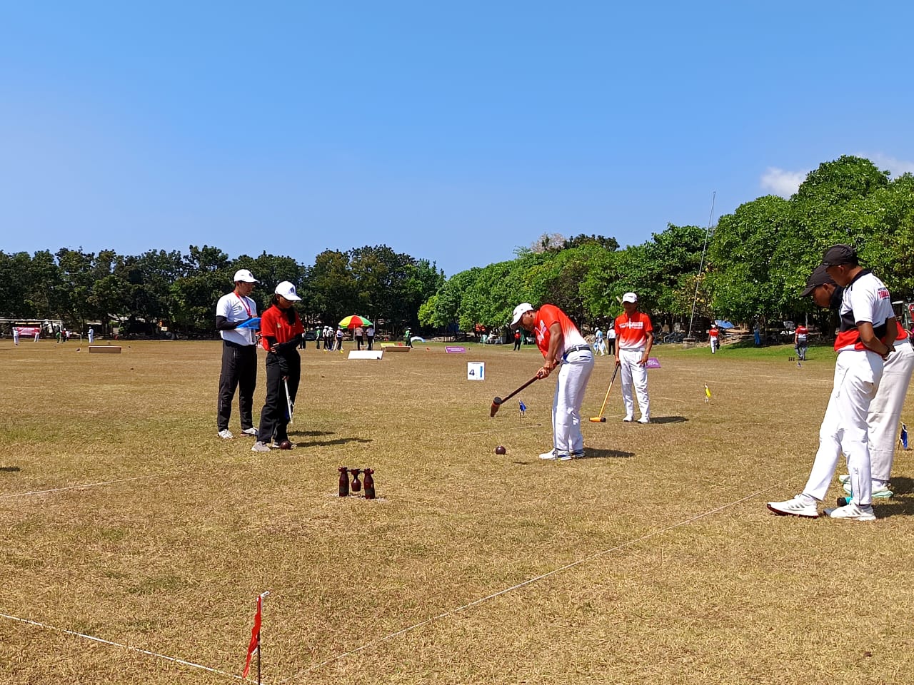EMAS PERDANA: Tim woodball Buleleng saat berlomba pada ajang Porprov Bali 2025. Mereka berhasil menyumbangkan medali emas perdana bagi Kontingen Buleleng lewat nomor beregu stroke putra.