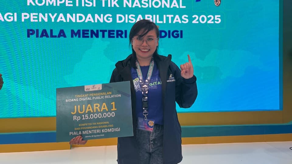 MENANGKAN KOMPETISI: Wanita asal Buleleng, Oktensia Anggarani memenangkan kompetisi yang digelar Kementerian Komdigi.